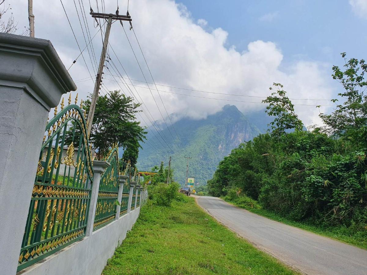 Khounxok Guesthouse Nong Khiaw Екстер'єр фото