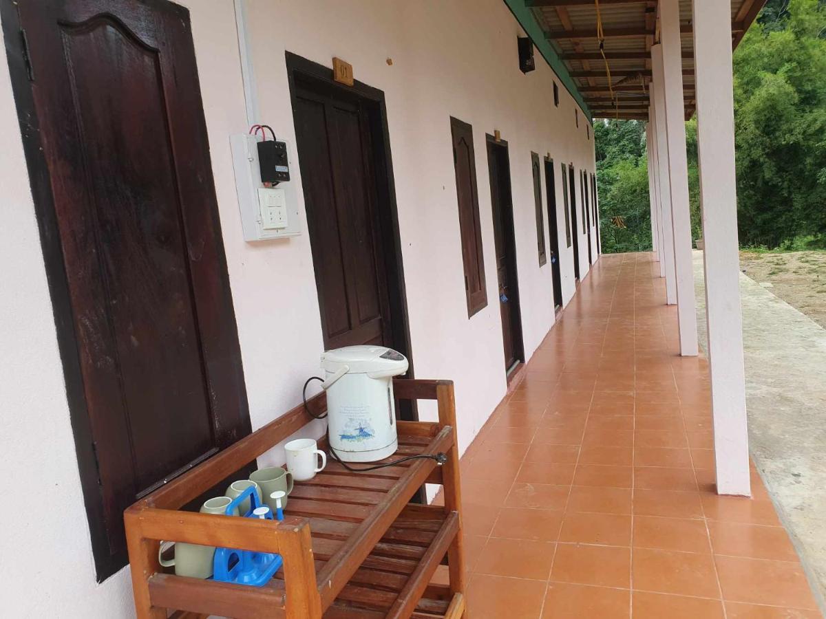 Khounxok Guesthouse Nong Khiaw Екстер'єр фото