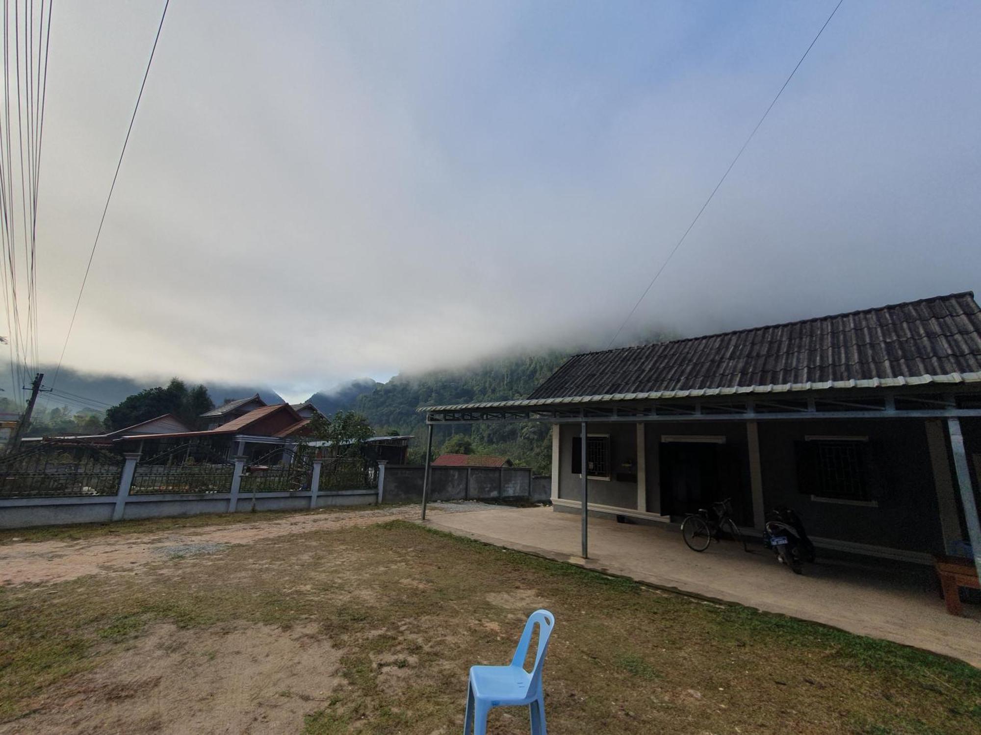 Khounxok Guesthouse Nong Khiaw Екстер'єр фото